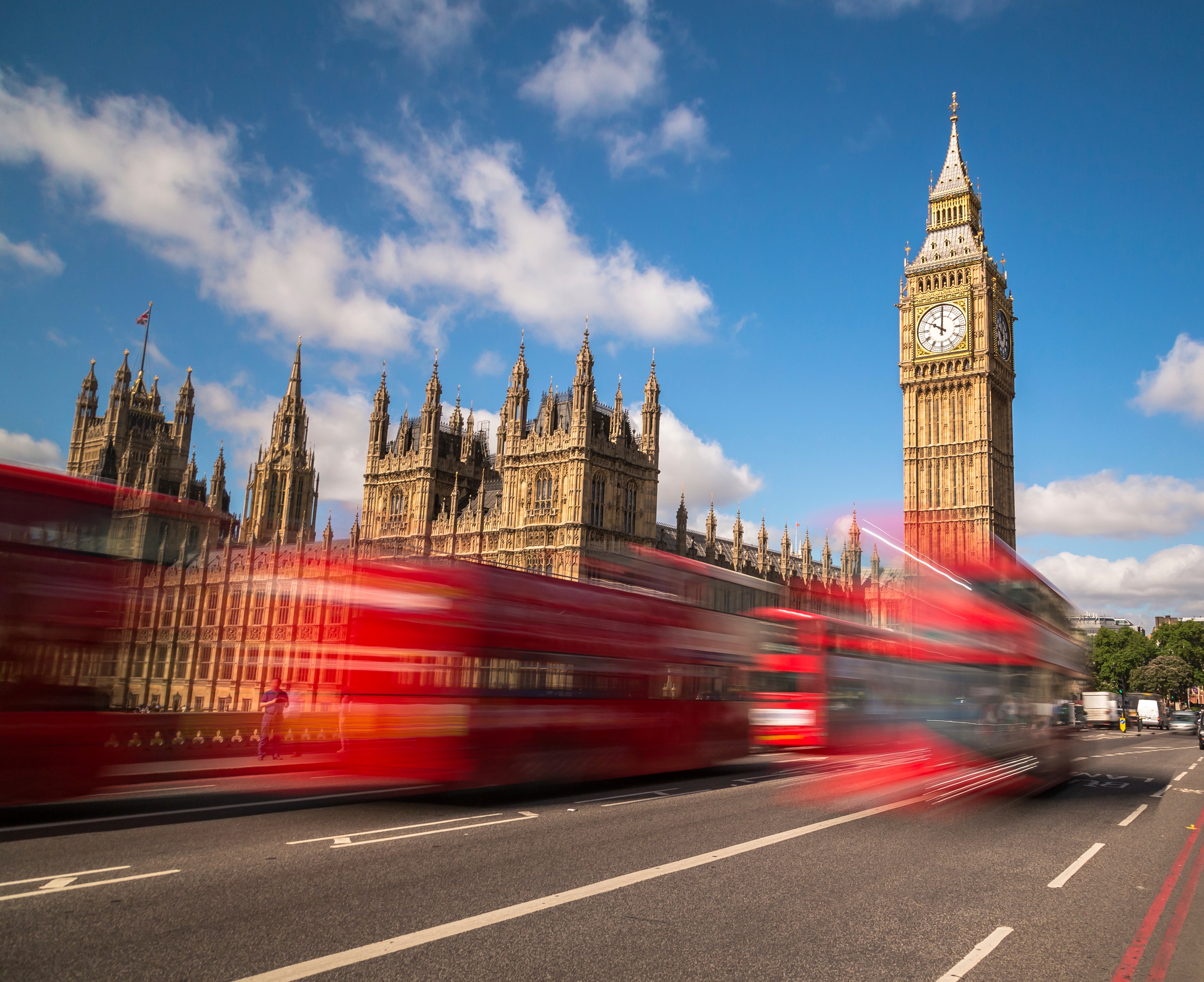 Big-Ben-and-London-Buses-000070796671_Large.jpg