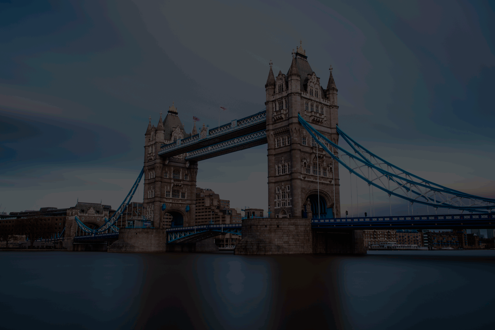 London-Tower-Bridge-across-the-River-Thames-000054938944_Medium.png