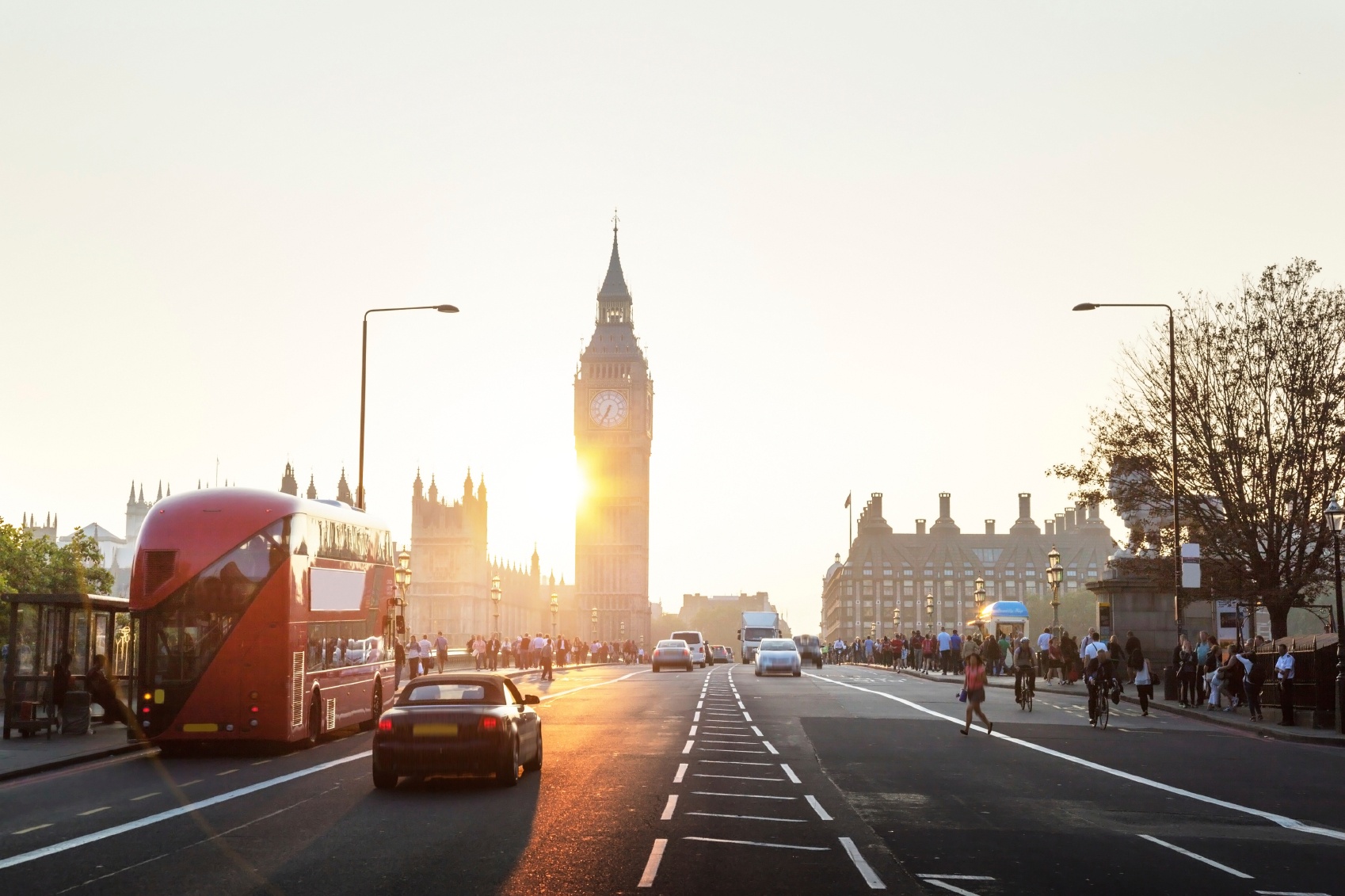 Westminster-Bridge-at-sunset-London-UK-000060726182_Medium.jpg